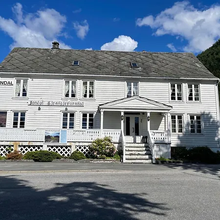 ホテル Jondal Hotel