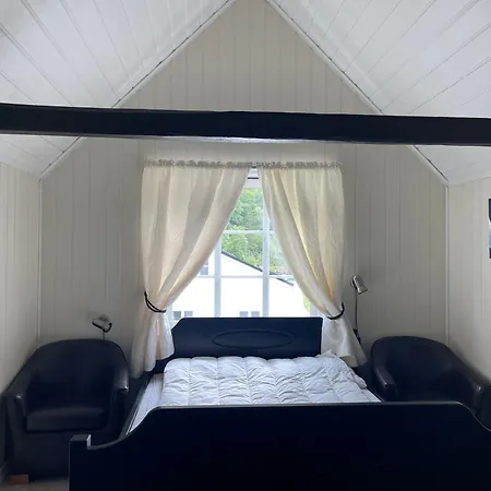 ホテル Jondal Hotel
