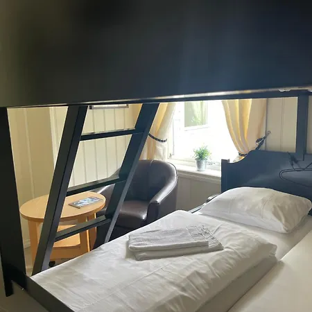 לינה וארוחת בוקר Hotel Jondal