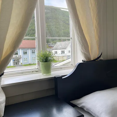 Jondal Hotel 3*