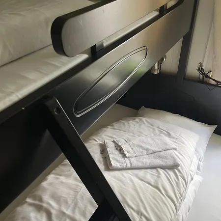 לינה וארוחת בוקר Hotel Jondal יונדאל